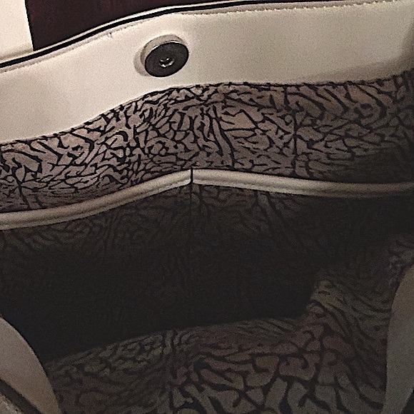 Large Max Studio Ivory Colored Shoulder Bag - Picture 5 of 11